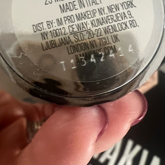 IL MAKIAGE Cream and Silver Foundation 55 shade for a Flawless Finish - Picture 3 of 6